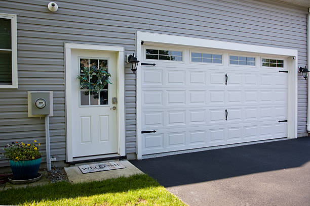 24/7 Emergency Garage Door Panel Replacement experts in Menahga, MN